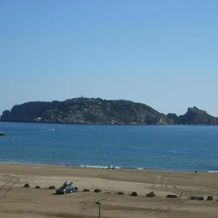 Beachfront In Spain With Pool Apartment L'Estartit